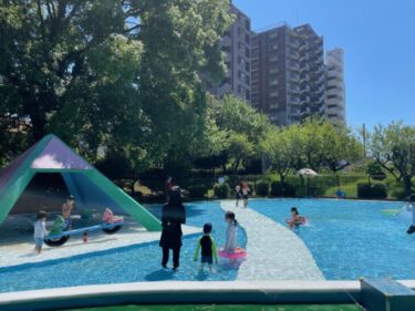 水前寺児童公園　ちびっこプール ～無料の湧水プールが街中に！